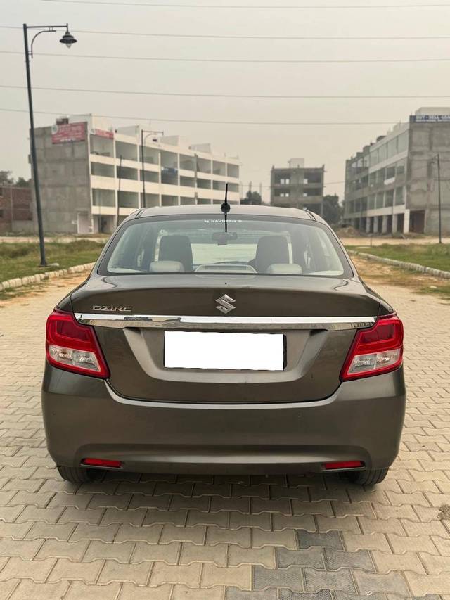 https://images10.gaadi.com/usedcar_image/4229357/original/processed_6c4428ef6935bbee097f772218f37f6b.jpg?imwidth=6402