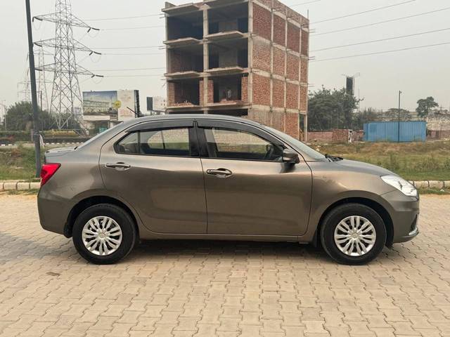 https://images10.gaadi.com/usedcar_image/4229357/original/processed_6d5ad4bd775632c0d0c1d0a94d1f8367.jpg?imwidth=6401