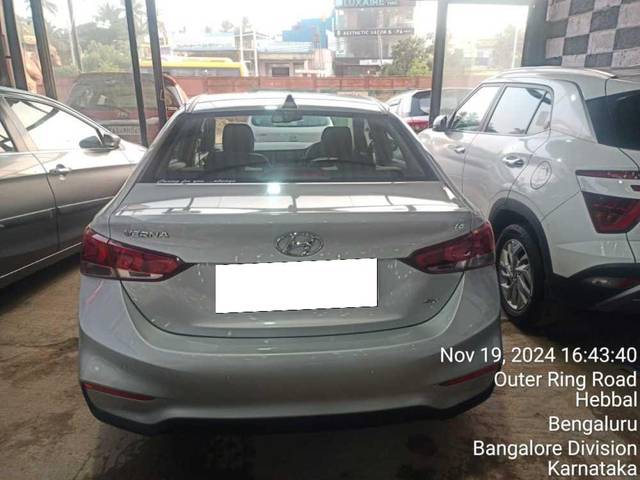 https://images10.gaadi.com/usedcar_image/4229362/original/processed_21f2b1631c4ee0f185310897780dd11f.jpeg?imwidth=6402