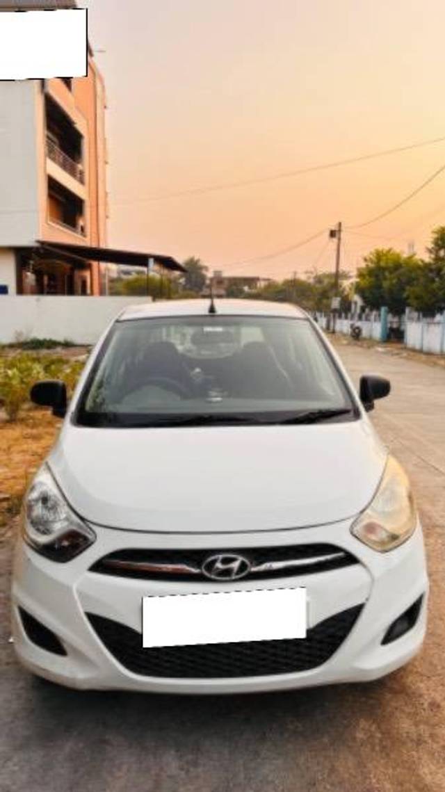 https://images10.gaadi.com/usedcar_image/4229399/original/processed_af3d3002-a268-4748-beeb-faaa59244fba.jpg?imwidth=6401