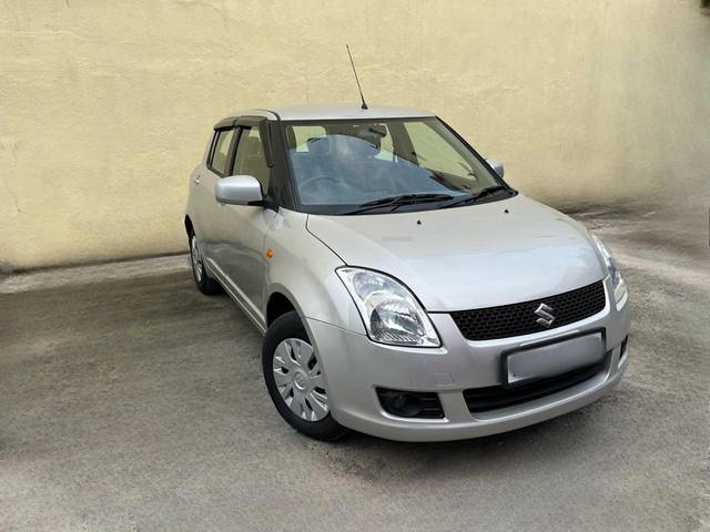 https://images10.gaadi.com/usedcar_image/4229402/original/aca2c78aacf68af64ff1e17bf4f1207b.jpg?imwidth=6400