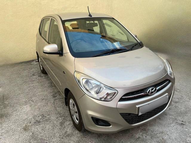 https://images10.gaadi.com/usedcar_image/4229406/original/f57bebaa8f8f0df48d25e73a95b9b136.jpg?imwidth=6400