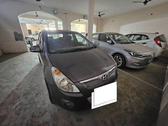 https://images10.gaadi.com/usedcar_image/4229480/original/processed_c75021a9-3746-4e7a-9282-dc2b7dd106f8.jpg?imwidth=6400