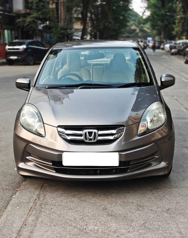 https://images10.gaadi.com/usedcar_image/4229530/original/processed_72f7a3709f390ae4ee1717b09e50a7de.jpg?imwidth=6400