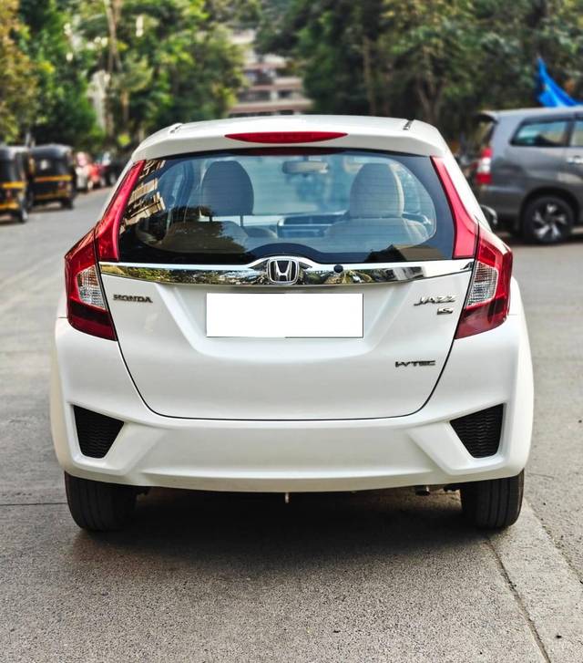 https://images10.gaadi.com/usedcar_image/4229539/original/processed_7a8b91742fe5087e63c632e664f79e6b.jpg?imwidth=6402