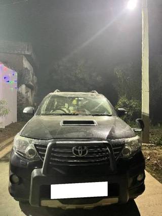 Toyota Fortuner 2011-2016 Toyota Fortuner 4x4 MT