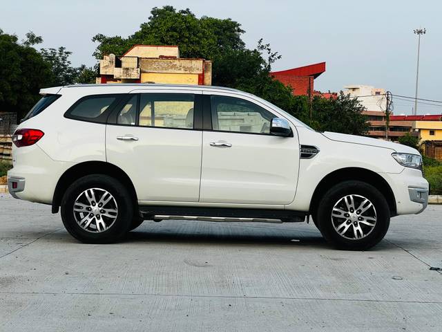 https://images10.gaadi.com/usedcar_image/4229610/original/78b0fbe378c2b9039242310884c0aefd.jpg?imwidth=6401