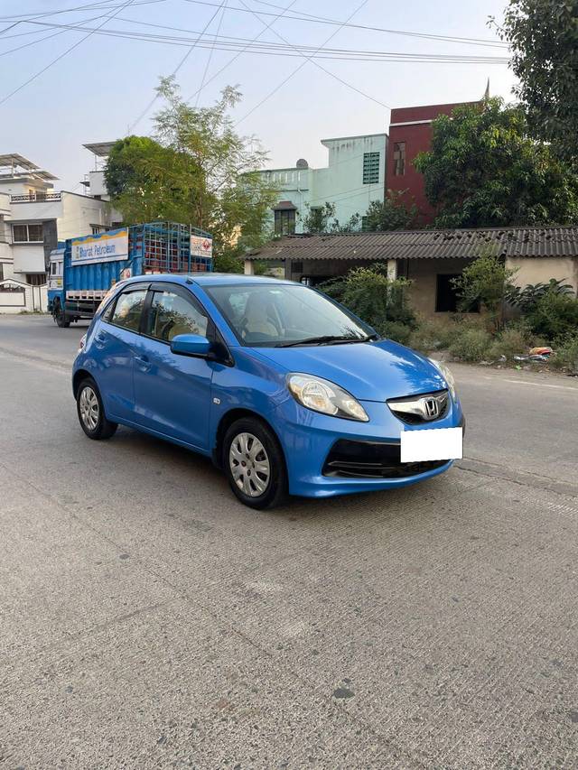 https://images10.gaadi.com/usedcar_image/4229723/original/processed_a7692b4a2cd6053b8d1b8b2bcc1de427.jpg?imwidth=6400