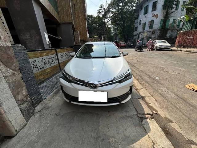 https://images10.gaadi.com/usedcar_image/4229743/original/processed_5684b007-dd74-4f7c-b5e7-0204bff31030.jpg?imwidth=6400