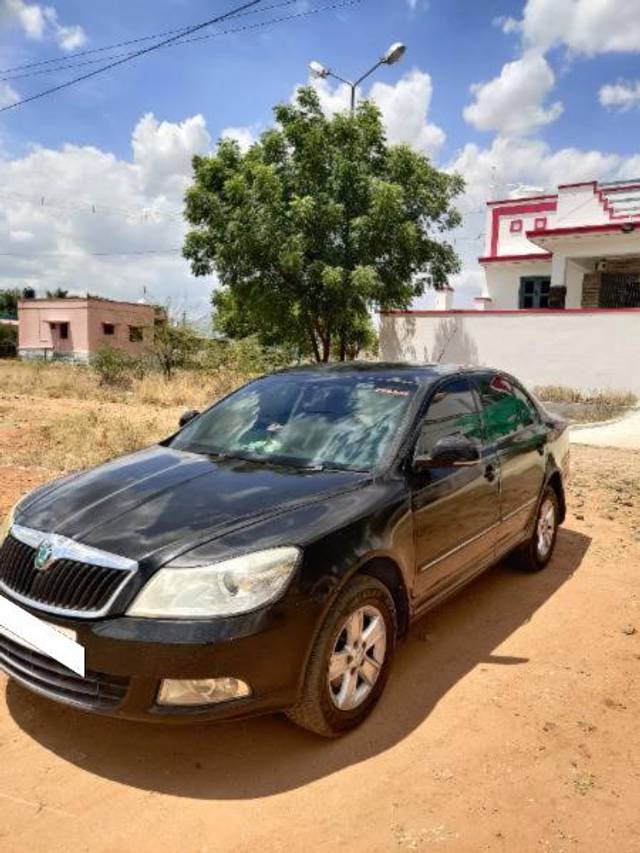 https://images10.gaadi.com/usedcar_image/4229802/original/processed_f5472a28-1897-4f37-9d6b-f58e7a4a9663.jpg?imwidth=6400