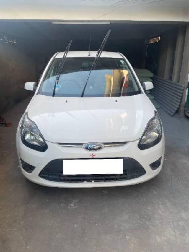 https://images10.gaadi.com/usedcar_image/4229881/original/processed_8a7466d9-df41-4f3b-96c3-5f9298f058bc.jpg?imwidth=6400