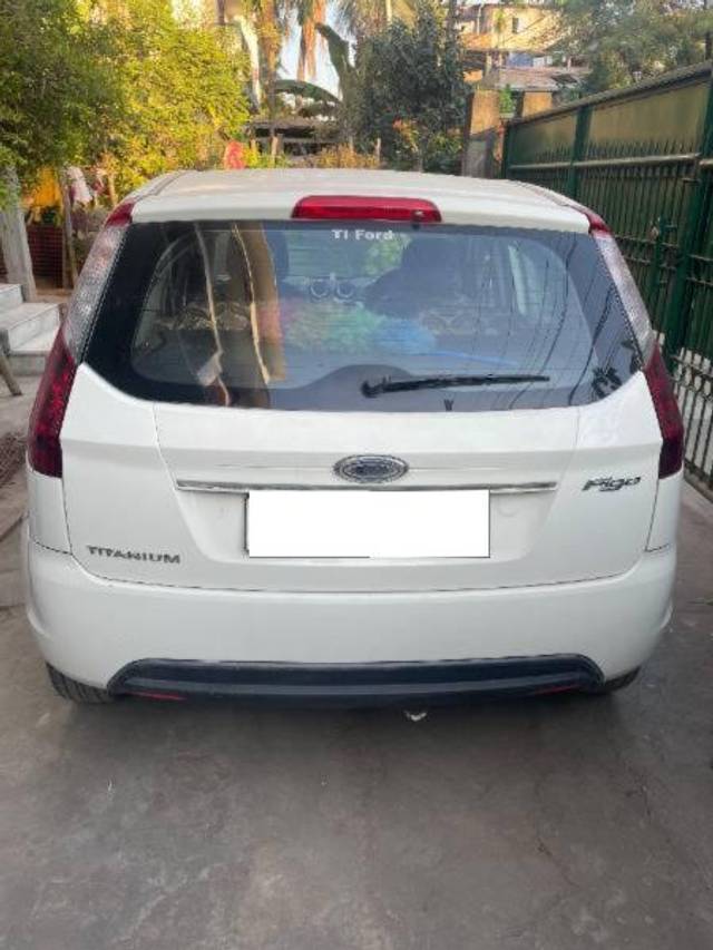 https://images10.gaadi.com/usedcar_image/4229881/original/processed_e2ee9371-3eaf-4d1a-9741-b49ad755de35.jpg?imwidth=6401