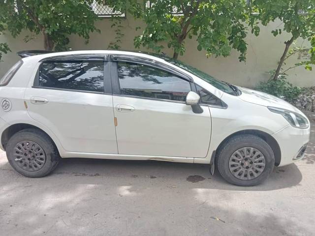 https://images10.gaadi.com/usedcar_image/4230093/original/processed_5a33c131cbc9c12d8b4f823297d017ae.jpg?imwidth=6401