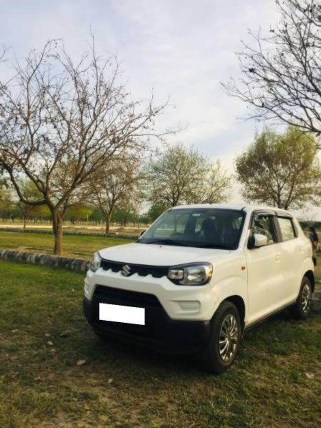 https://images10.gaadi.com/usedcar_image/4230101/original/processed_c8070a24-0fb9-4025-8a72-8f3d62a30667.jpg?imwidth=6400