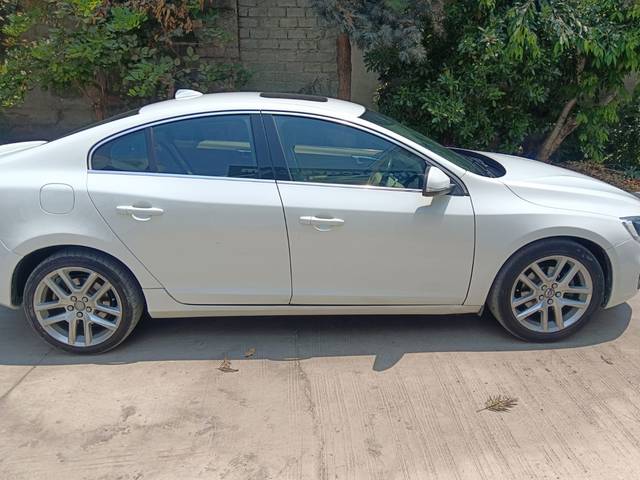 https://images10.gaadi.com/usedcar_image/4230110/original/bf1bf83fce63bf812aa03fd18dbc849e.jpg?imwidth=6400