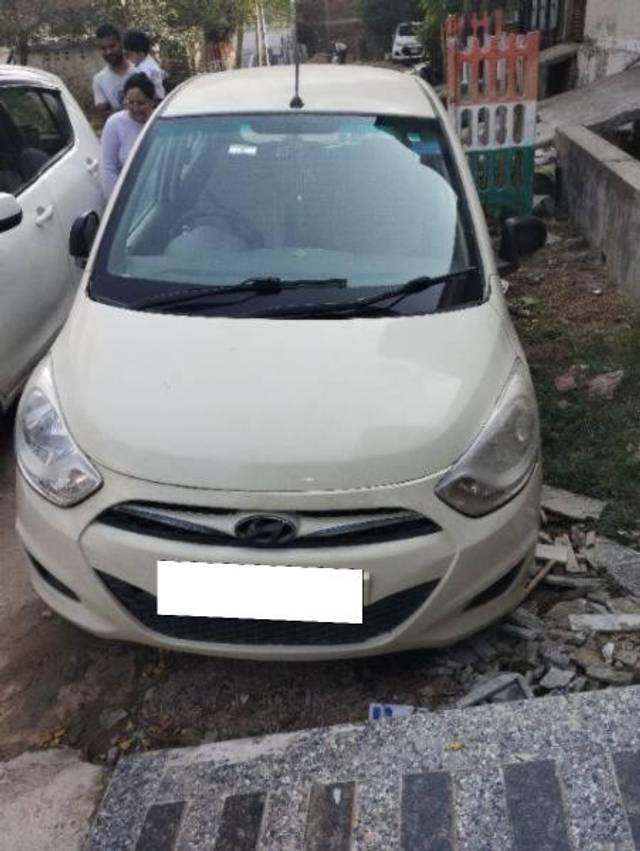 https://images10.gaadi.com/usedcar_image/4230213/original/processed_a8d4b1bf-1405-4efd-bb95-3949b776c015.jpg?imwidth=6400