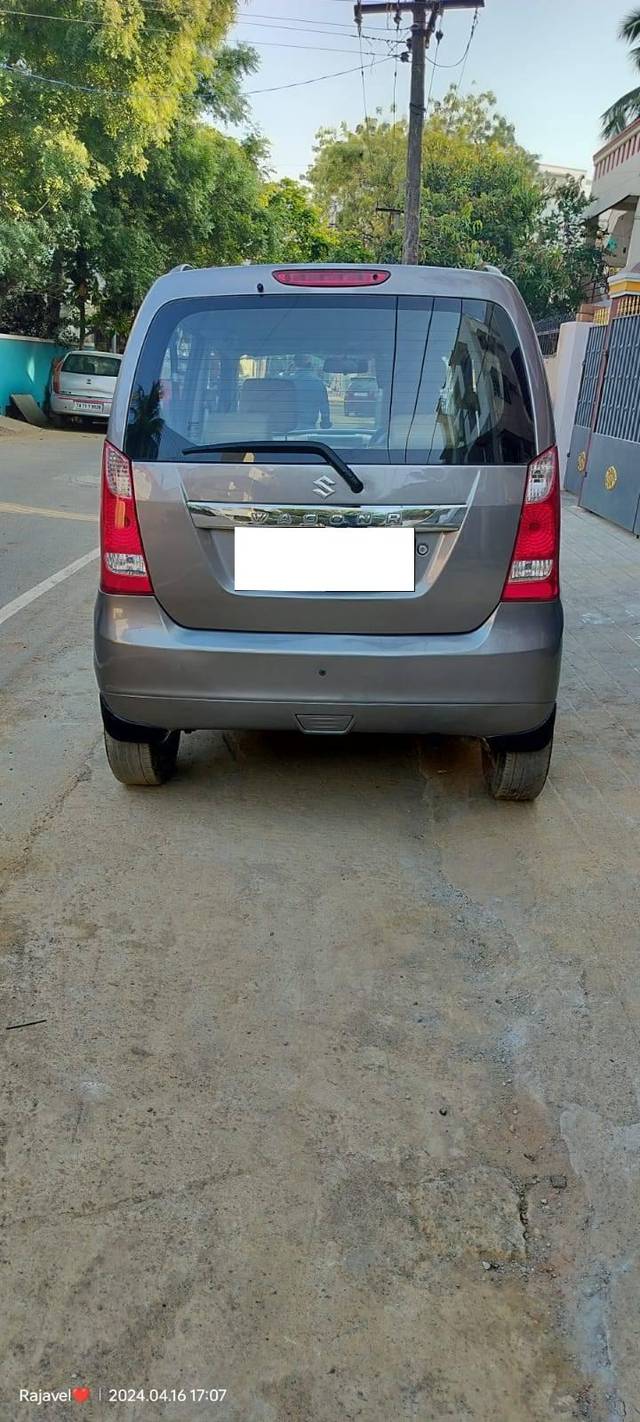 https://images10.gaadi.com/usedcar_image/4230259/original/processed_c9d29e6f4669efae979509ec3b546582.jpg?imwidth=6401