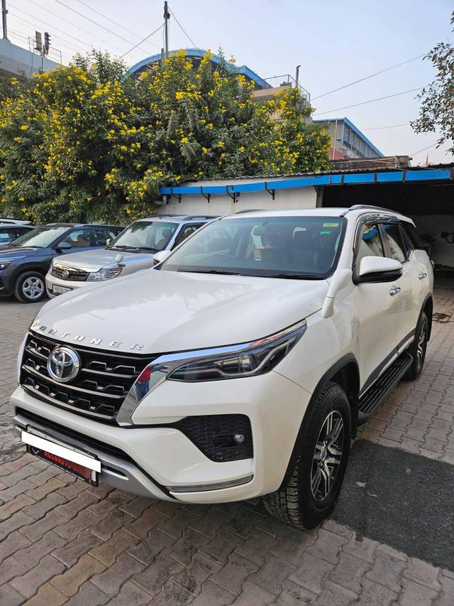 https://images10.gaadi.com/usedcar_image/4230406/original/processed_0c8e396af1df0b9df70f1be777d269b5.jpg?imwidth=6402