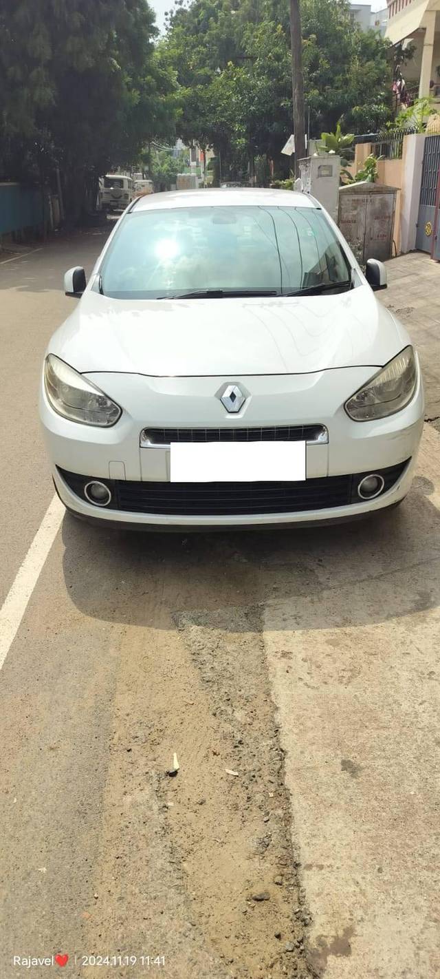 https://images10.gaadi.com/usedcar_image/4230425/original/processed_c8e39ffc85e9556ffc3f5ff7219c602a.jpg?imwidth=6400