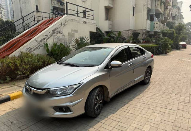 https://images10.gaadi.com/usedcar_image/4230451/original/cb57fbfd11287507563bd60d052117f2.jpeg?imwidth=6402