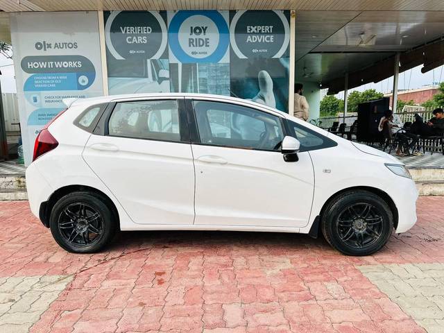 https://images10.gaadi.com/usedcar_image/4230472/original/processed_2c8597c090f367114a40c8237e04297f.jpg?imwidth=6401