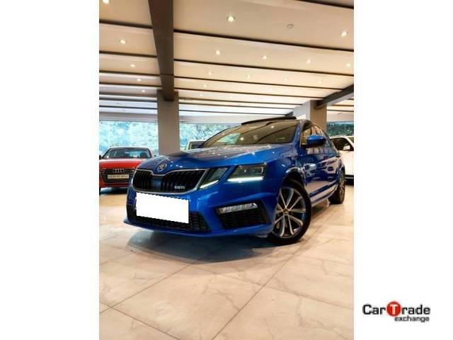 https://images10.gaadi.com/usedcar_image/4230498/original/processed_86404970b8171315f716702c998e71f5.jpg?imwidth=6400