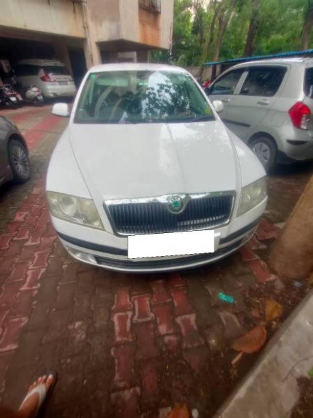 https://images10.gaadi.com/usedcar_image/4230506/original/processed_f86910bf-c46e-4a63-850a-32cb0a732bcb.jpg?imwidth=6400