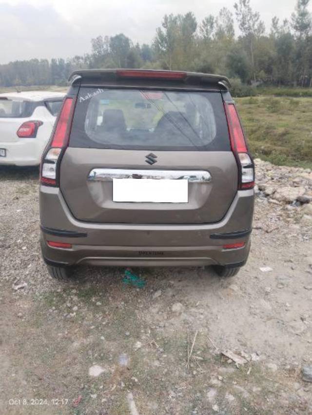 https://images10.gaadi.com/usedcar_image/4230544/original/processed_e00857a8-c2db-40ee-bba5-1d6c67ef3eb8.jpg?imwidth=6401