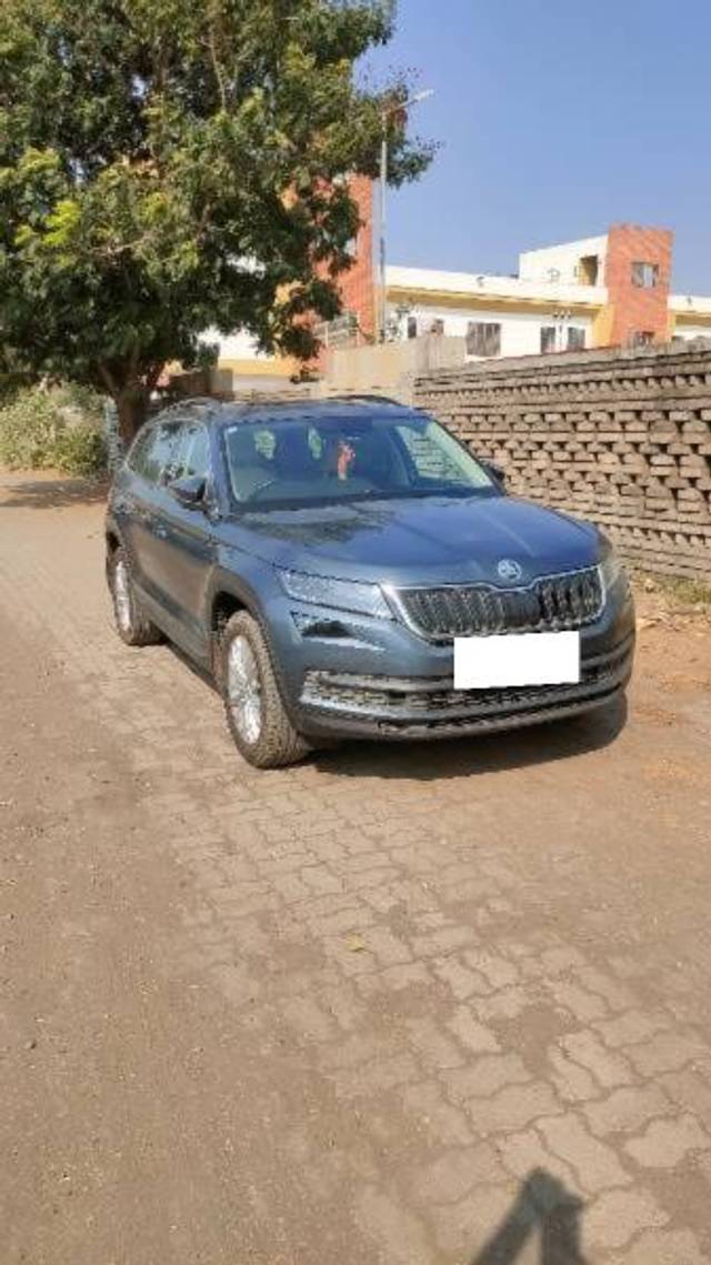 https://images10.gaadi.com/usedcar_image/4230597/original/processed_da770241-a948-47da-b534-5f1c157ea18b.jpg?imwidth=6400