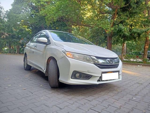 https://images10.gaadi.com/usedcar_image/4230703/original/processed_7161eef000fa6cc56b694ee4d5056b03.jpg?imwidth=6400