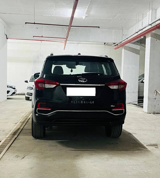 https://images10.gaadi.com/usedcar_image/4230750/original/processed_da08fe6da6f7e92e6e11a7f36b494473.jpg?imwidth=6401