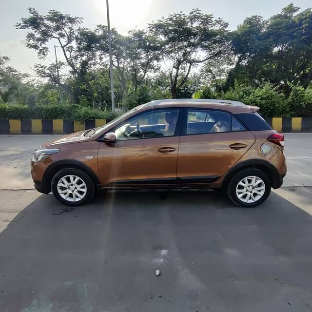 https://images10.gaadi.com/usedcar_image/4230819/original/8319a5a37fb0004221e94a8598b6feae.jpg?imwidth=6402