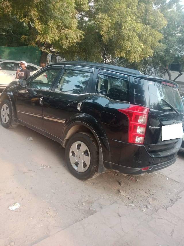 https://images10.gaadi.com/usedcar_image/4230862/original/processed_b53689e52d5bbb1a52d8d509d99b1fcb.jpg?imwidth=6402