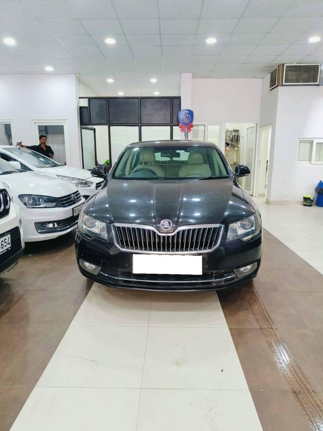 https://images10.gaadi.com/usedcar_image/4230876/original/processed_edc27a0225b541cc4fa865b7a4071aa2.jpg?imwidth=6400