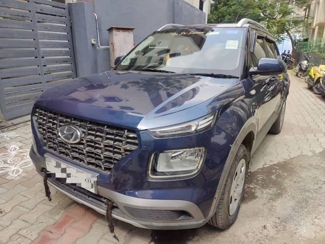 https://images10.gaadi.com/usedcar_image/4230897/original/processed_7cd760a30cb5d15979d85bf528726892.jpg?imwidth=6401