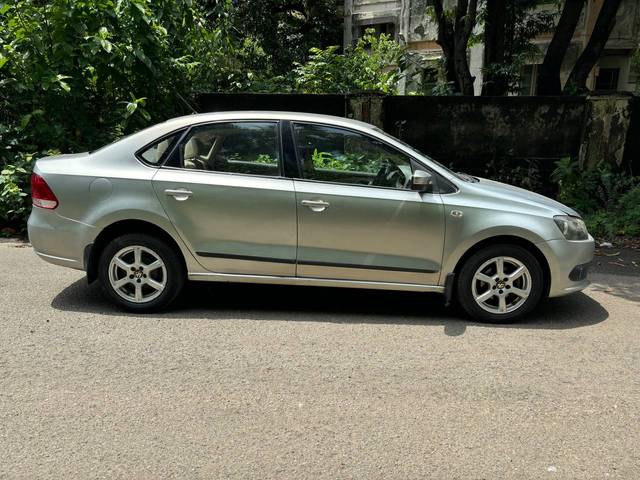 https://images10.gaadi.com/usedcar_image/4230907/original/34a0a99e9e6bcb080174762e382c1774.jpg?imwidth=6401