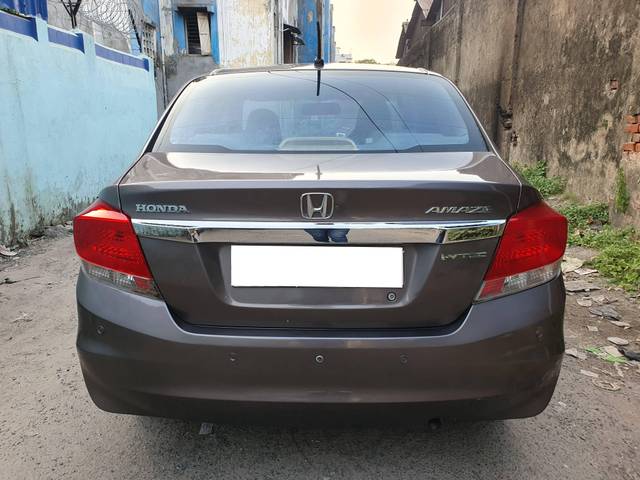 https://images10.gaadi.com/usedcar_image/4230916/original/processed_e33bafa406fc55dd225da070557b8937.jpg?imwidth=6402