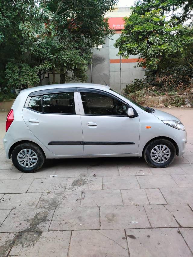 https://images10.gaadi.com/usedcar_image/4230932/original/processed_88d37dd21d8ca20071166244a16ee3f5.jpg?imwidth=6401