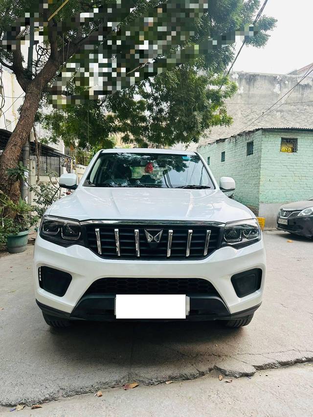 https://images10.gaadi.com/usedcar_image/4230939/original/processed_4beb7b416c333da9c024a3d1876ad207.jpg?imwidth=6400