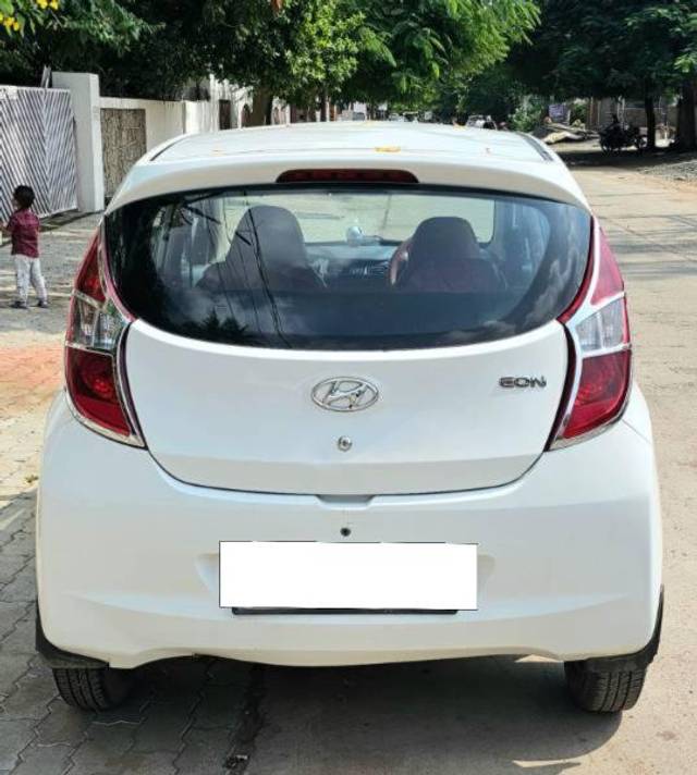 https://images10.gaadi.com/usedcar_image/4231006/original/processed_c3932c78-1c52-475d-b38c-a2819742f857.jpg?imwidth=6402