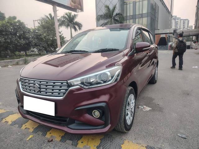 https://images10.gaadi.com/usedcar_image/4231041/original/processed_aaa1f5dfd1710acb676c8f2f73e9d21e.jpg?imwidth=6402