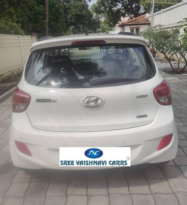 https://images10.gaadi.com/usedcar_image/4231105/original/processed_5c23e3166a28773057211f6eb5337838.jpeg?imwidth=6402