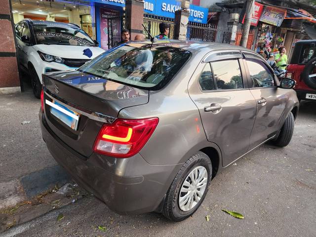 https://images10.gaadi.com/usedcar_image/4231125/original/processed_252aaaa5aca78580760cc971daed5165.jpg?imwidth=6401