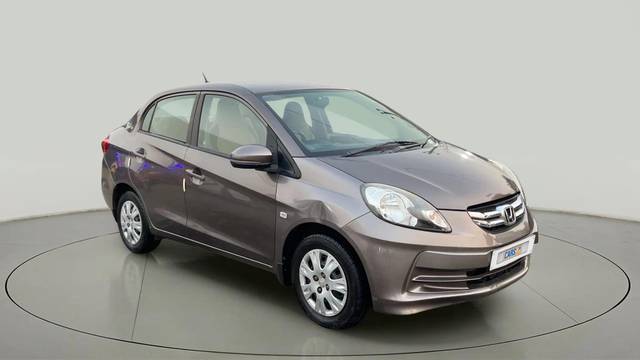 https://images10.gaadi.com/usedcar_image/4231154/original/3d1ddddec3dcaf4e54ab8dd1be8a409f.jpg?imwidth=6400