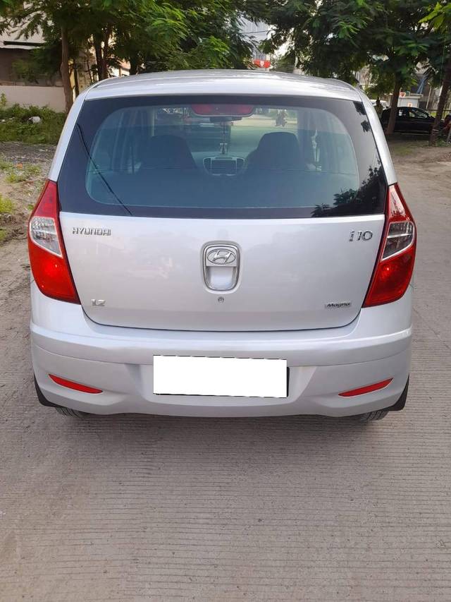 https://images10.gaadi.com/usedcar_image/4231172/original/processed_b9c0469a6674228ebe69f92c6550fa57.jpg?imwidth=6401