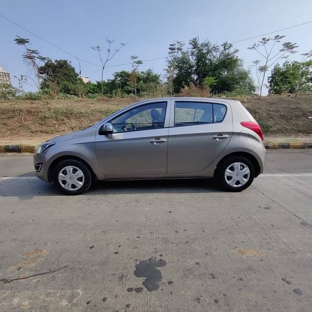 https://images10.gaadi.com/usedcar_image/4231173/original/b4faf63cbda7ed3cfb24b994d7aa0d6c.jpg?imwidth=6402