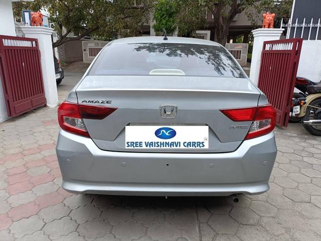 https://images10.gaadi.com/usedcar_image/4231175/original/processed_f289d466d58a5d1a272efa461eb56207.jpeg?imwidth=6401