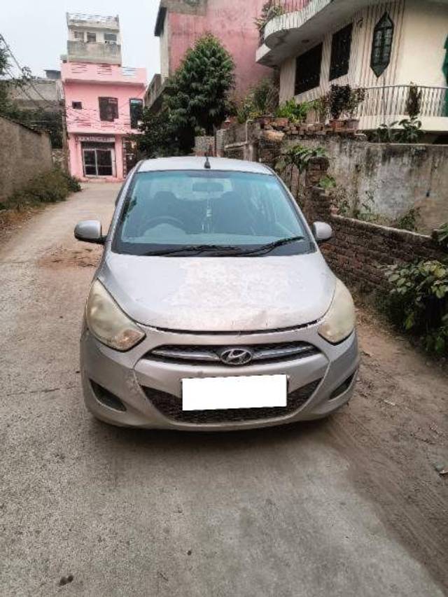 https://images10.gaadi.com/usedcar_image/4231193/original/8c86fce327a49f4f1a083adca3b7a1cd.jpg?imwidth=6400