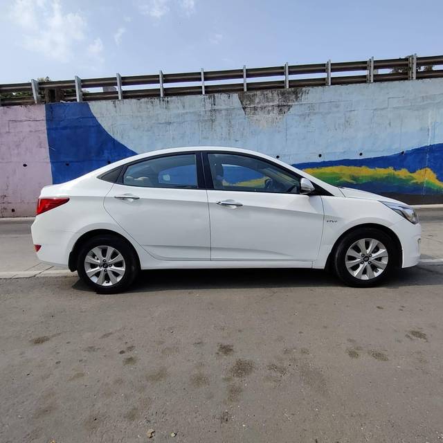 https://images10.gaadi.com/usedcar_image/4231200/original/processed_fc4b97559f61a27a1a5e39edf727eb3e.jpg?imwidth=6401