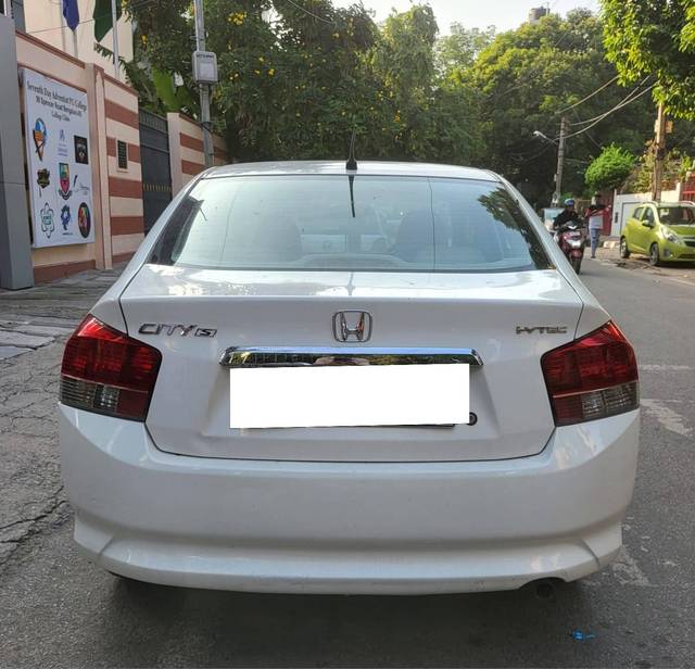 https://images10.gaadi.com/usedcar_image/4231215/original/processed_ac6230a6c3c209cc486d0c2f4a7663cc.jpg?imwidth=6402